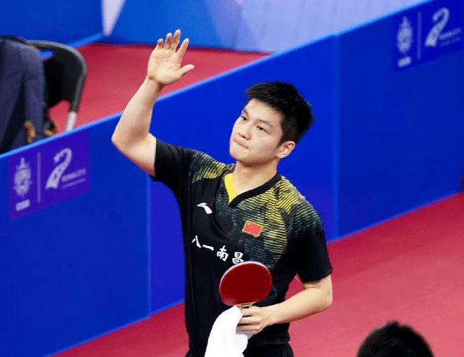 追光丨CB 追光丨CB